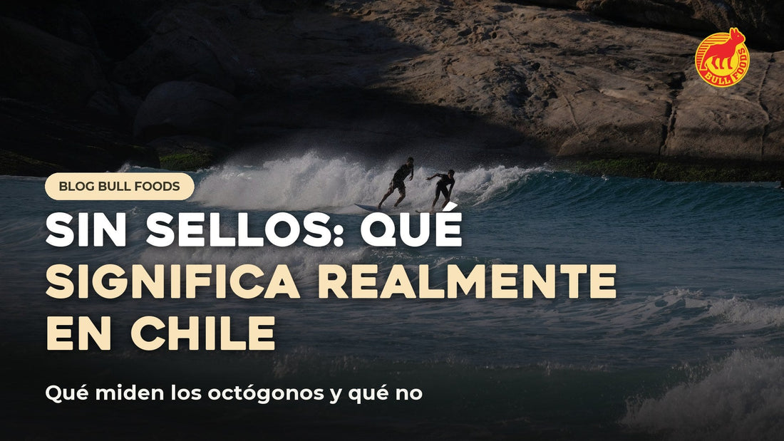 Surfistas tomando una ola, portada del artículo de Bull Foods sobre los sellos de advertencia